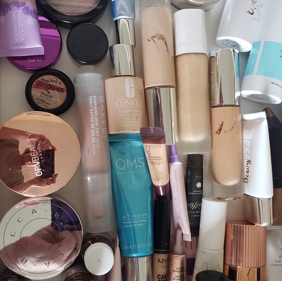 MAKEUP MYSTERY BOXES ! - Picture 7 of 7